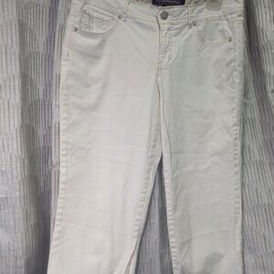Gloria Vanderbilt White Jeans with Navy Label